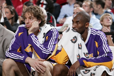 Gasol se queda dormido por culpa de su iPhone y los Lakers pierden