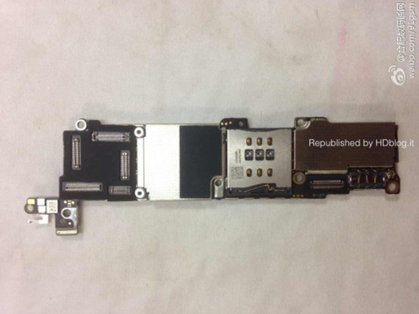 iPhone 5C - Placa Base - 1